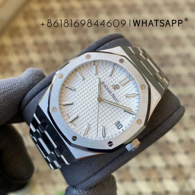 Top Replica AP ROYAL OAK 15500 (White) Watch for Sale 第3张