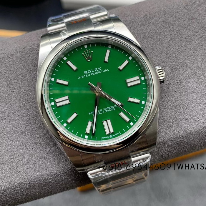 Replica Rolex Oyster Perpetual (Green) 41mm 124300-0005 watch introduction 第4张