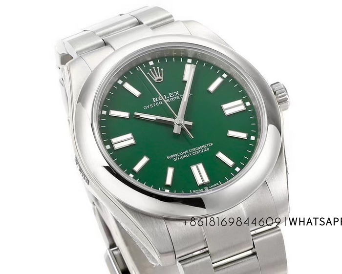 Replica Rolex Oyster Perpetual (Green) 41mm 124300-0005 watch introduction 第2张