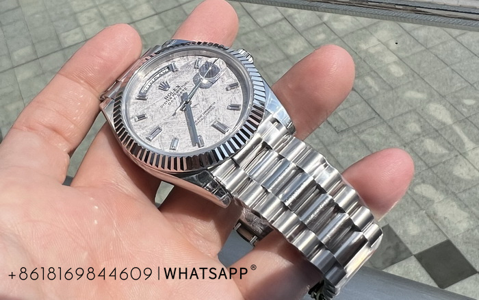 Introduction to the Rolex OYSTER PERPETUAL DAY-DATE 228239-0055 Replica Watch 第5张