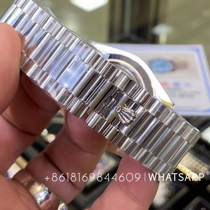 Introduction to the Rolex OYSTER PERPETUAL DAY-DATE m228396tbr-0002 Replica Watch 第9张