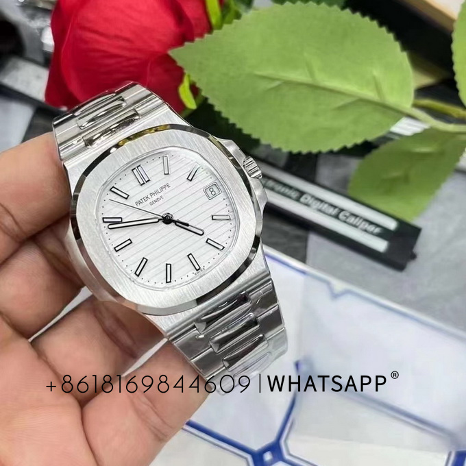 Replica Patek Philippe Nautilus 5711/1A-011 from 3K Factory for sale 第2张