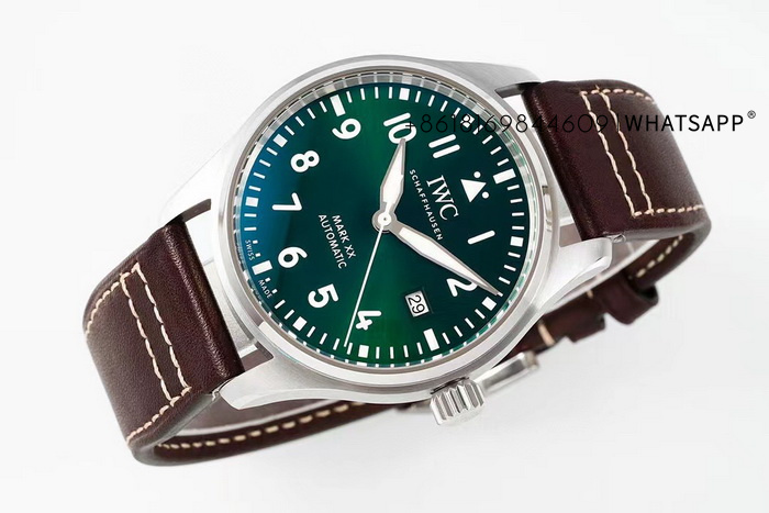 IWC IW328205 PILOT'S WATCH MARK XX (Green) 40mm Replica Watch for Sale 第4张