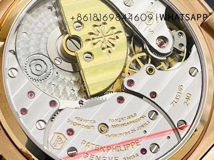Patek Philippe Nautilus 5712 (Rose Gold) Top Replica Watch for Sale 第8张