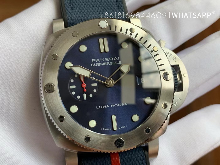 VS Factory Replica Panerai Submersible PAM01391 Watch for Sale 第7张