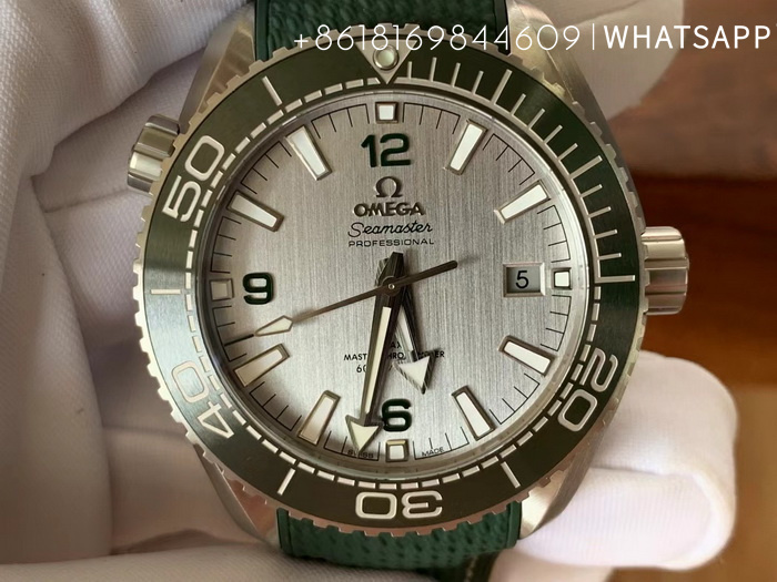 OMEGA SEAMASTER PLANET OCEAN 600M (215.32.44.21.06.001) replica watch for sale 第2张