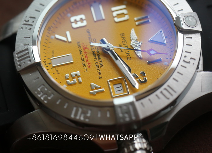 1:1 COPY BREITLING AVENGER A17331101I1S2 Watch for Sale 第8张