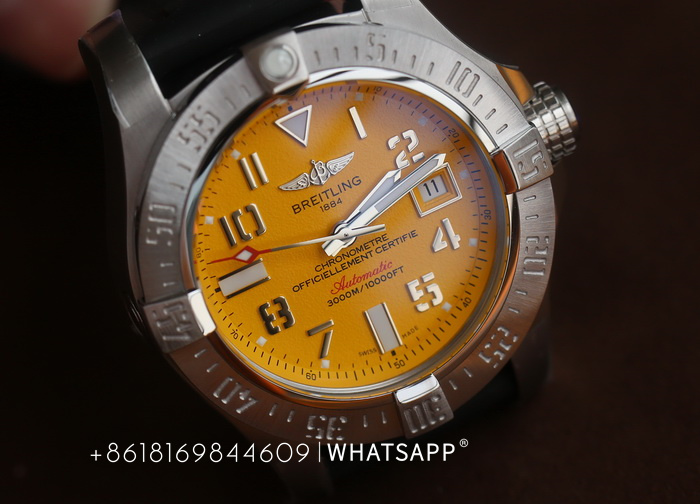 1:1 COPY BREITLING AVENGER A17331101I1S2 Watch for Sale 第6张