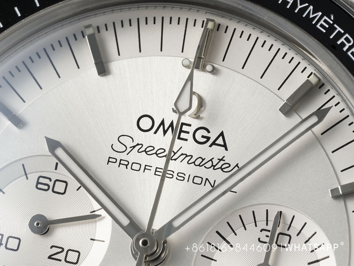 Omega SpeedMaster 310.60.42.50.02.001 Replica Watch Purchase 第4张