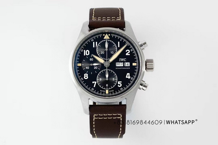 IWC Pilot's Watch IW387903 Replica Watch for Sale 第1张