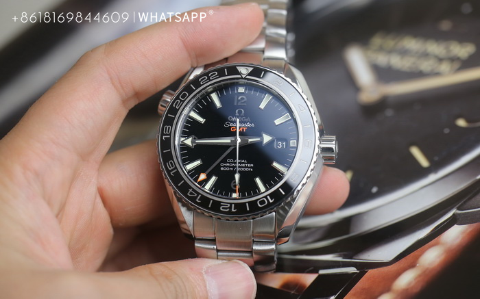 Introduction to the VS Factory Omega Seamaster 600M PLANET OCEAN GMT (Black) Replica Watch 第5张