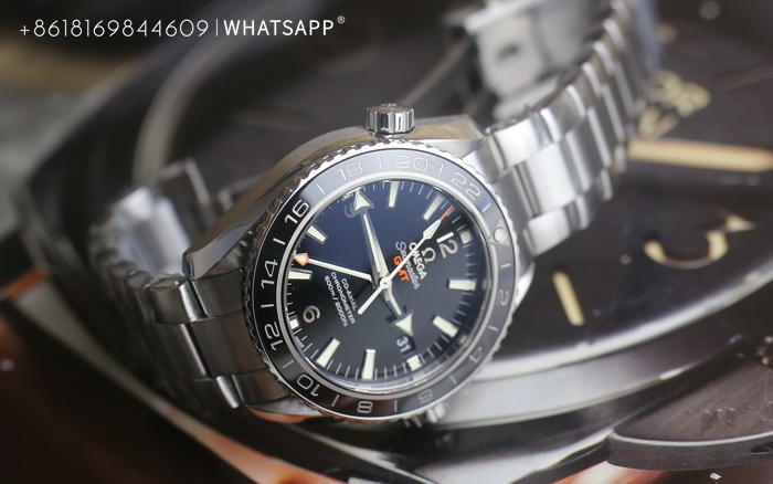 Introduction to the VS Factory Omega Seamaster 600M PLANET OCEAN GMT (Black) Replica Watch 第3张