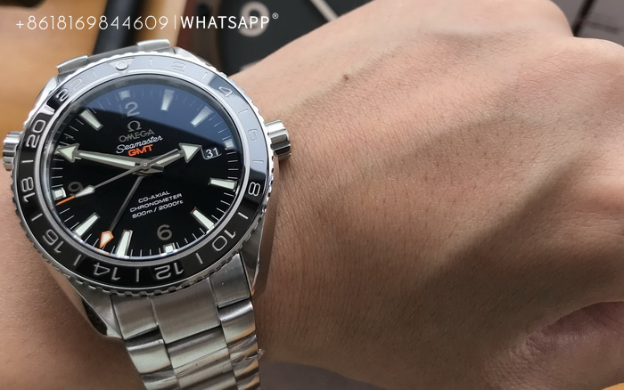 Introduction to the VS Factory Omega Seamaster 600M PLANET OCEAN GMT (Black) Replica Watch 第2张