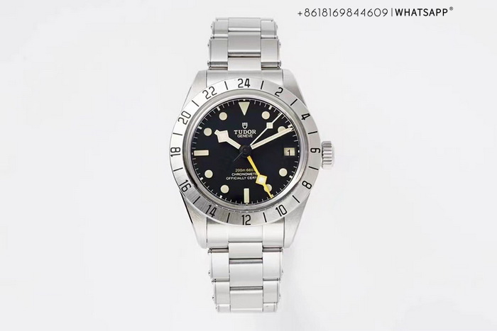 Comparison Review of the Top Replica TUDOR m79470-0001 Black Bay Pro with the Original 第1张