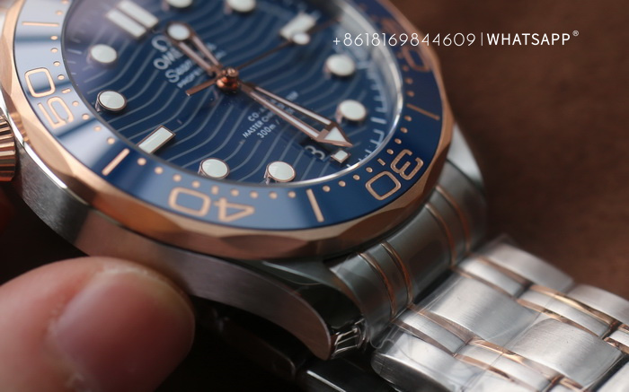 VS factory Omega SEAMASTER DIVER 300M 210.20.42.20.03.002 replica watch introduction 第4张