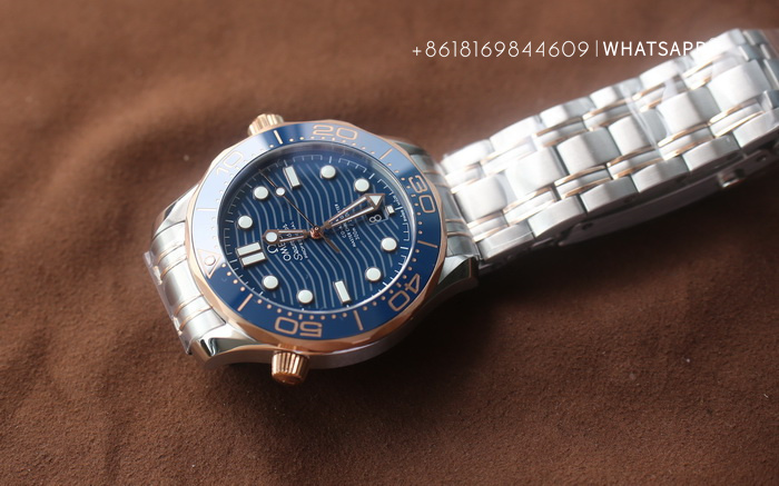 VS factory Omega SEAMASTER DIVER 300M 210.20.42.20.03.002 replica watch introduction 第7张