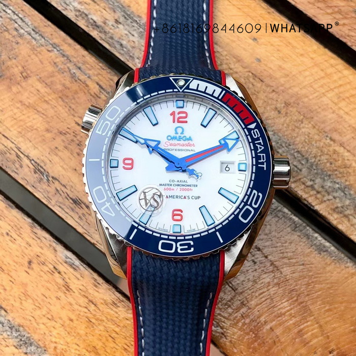 Introduction to the VS Factory Omega Planet Ocean 600M 215.32.43.21.04.001 Replica Watch 第2张