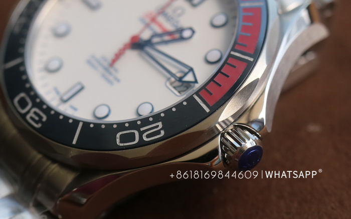 OMEGA Commander's Watch Seamaster Diver 300M Replica for Sale 第8张