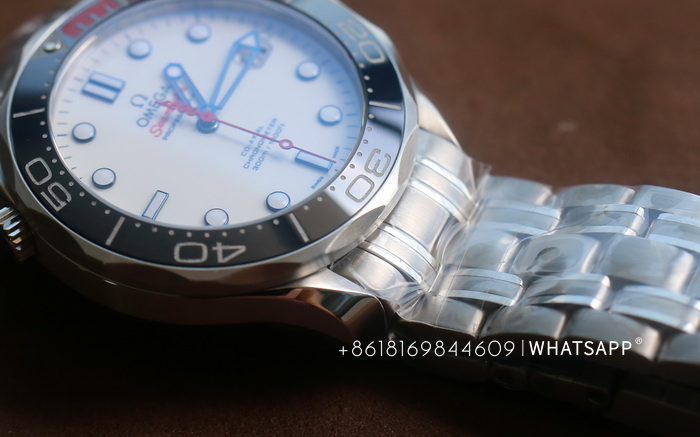 OMEGA Commander's Watch Seamaster Diver 300M Replica for Sale 第7张