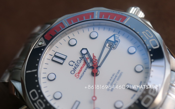 OMEGA Commander's Watch Seamaster Diver 300M Replica for Sale 第6张