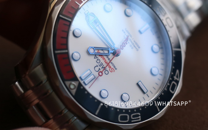 OMEGA Commander's Watch Seamaster Diver 300M Replica for Sale 第5张