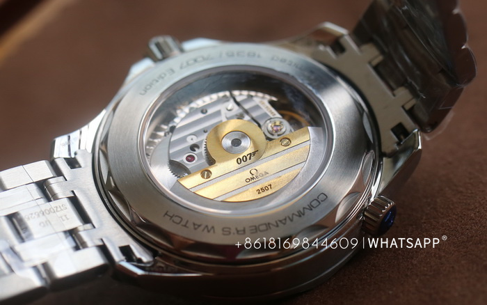 OMEGA Commander's Watch Seamaster Diver 300M Replica for Sale 第12张