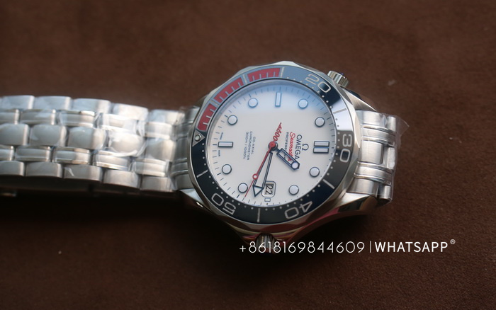 OMEGA Commander's Watch Seamaster Diver 300M Replica for Sale 第4张