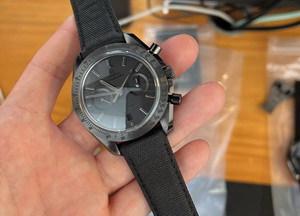 Transaction screenshot of the OMEGA Speedmaster 9300 purchased by a buyer from Russia.