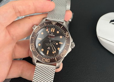 Below is a screenshot of the transaction for the OMEGA SEAMASTER 300m 007  purchased by an American buyer