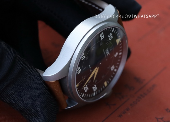 IWC IW329701 Big Pilot’s Watch 43 Spitfire 1:1 Replica for Sale 第10张