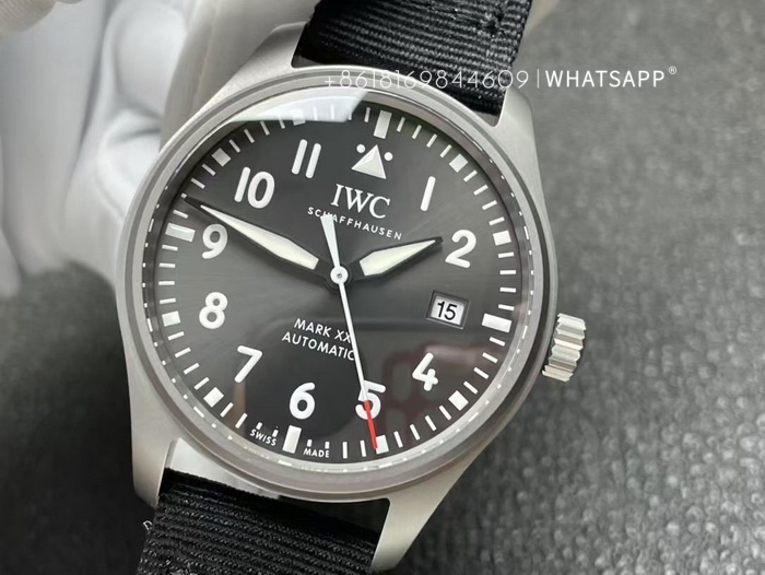 1:1 Replica IWC IW328209 Pilot’s Watch Mark XX Patrouille Suisse Sales Information 第3张