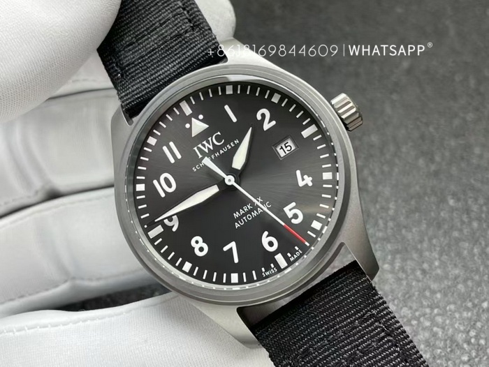 1:1 Replica IWC IW328209 Pilot’s Watch Mark XX Patrouille Suisse Sales Information 第4张