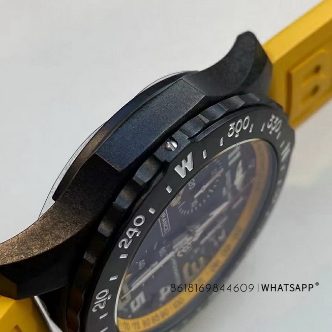 Introduction to the BREITLING PROFESSIONAL Endurance Pro X82310A41B1S1 Replica 第6张