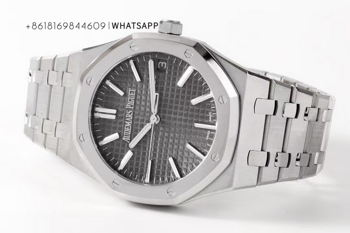 Audemars Piguet Royal Oak 50th Anniversary 15510ST.OO.1320ST.10 Replica Introduction 第2张