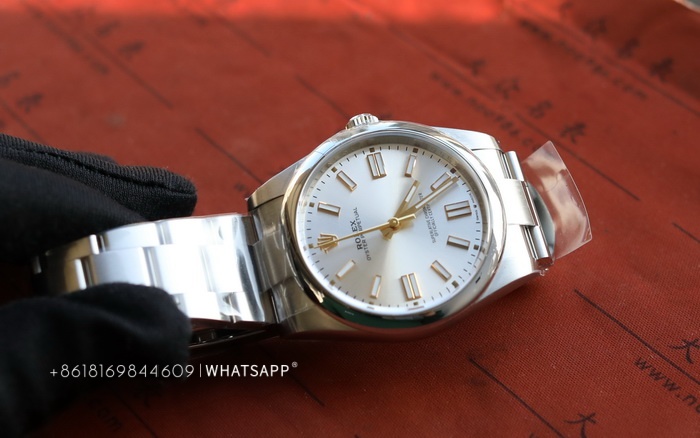 Clean Factory Rolex OYSTER PERPETUAL m124300-0001 Super Clone Watch for Sale: 第5张