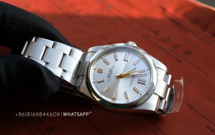 Clean Factory Rolex OYSTER PERPETUAL m124300-0001 Super Clone Watch for Sale: 第6张