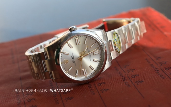 Clean Factory Rolex OYSTER PERPETUAL m124300-0001 Super Clone Watch for Sale: 第4张