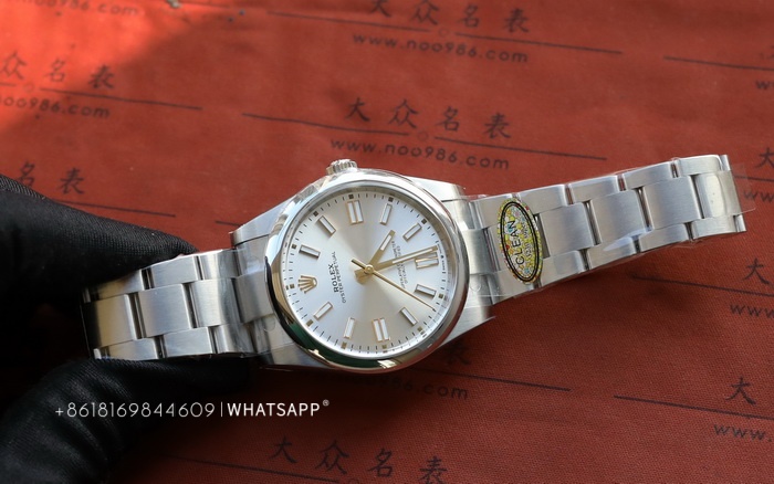 Clean Factory Rolex OYSTER PERPETUAL m124300-0001 Super Clone Watch for Sale: 第3张