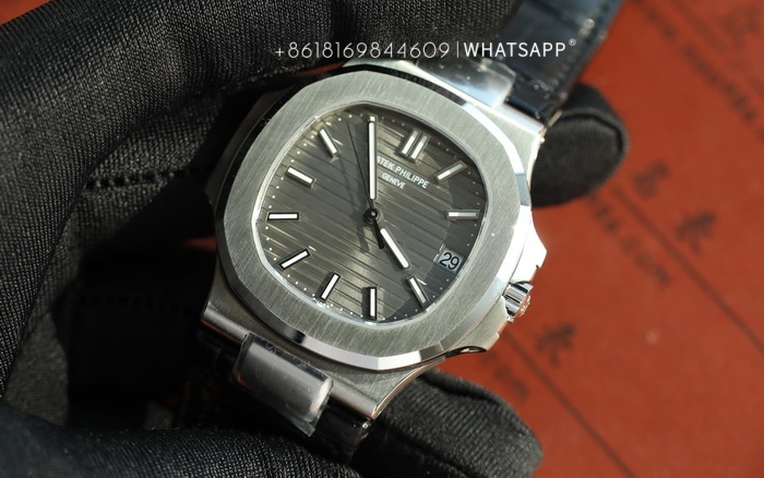 3K Factory 1:1 Clone Patek Philippe Nautilus 5711G-001 for Sale 第5张