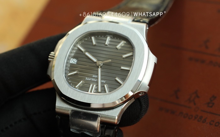 3K Factory 1:1 Clone Patek Philippe Nautilus 5711G-001 for Sale 第3张