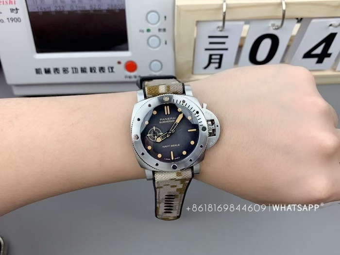 Purchase Information for the VS Factory Replica Panerai QuarantaQuattro Navy SEALs PAM01518 第2张