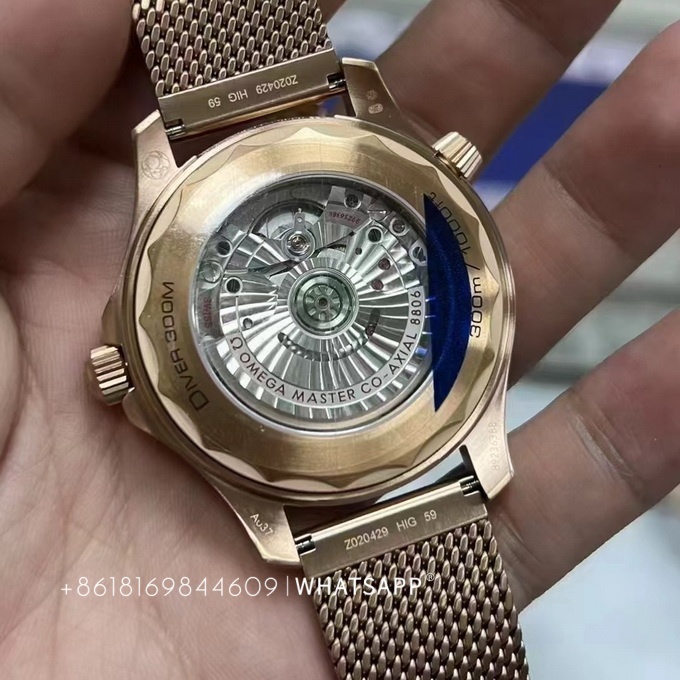 Introduction to the VS Factory Replica of the Omega Seamaster 300M Bronze 210.90.42.20.01.003 第8张